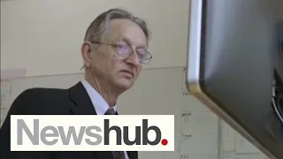 'Godfather of AI' Geoffrey Hinton warns of dangers of chatbots, quits Google | Newshub