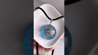Real dandelion pendant Кулон с натуральным одуванчиком в смоле