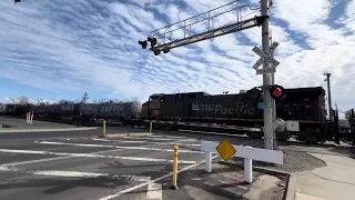 3 TRAINS MEET UP! - Yosemite street Railroad crossing Roseville CA