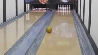 Bowling - koule jede zpět / Unbelievable bowling