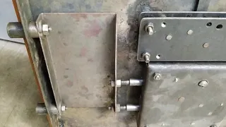 Работа механизма ригелей старого советского сейфа