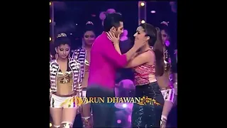 Varun and shraddha romantic performance in star screen awards|varun dhawan|shraddha kapoor