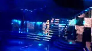 Kylie Minogue Showgirl Homecoming - "slow" dancers pushup