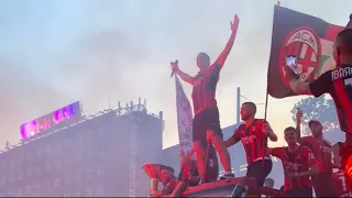 Ibrahimovic sul pullman scoperto, Pioli is on fire, festa scudetto Milan