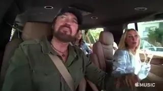 Família Cyrus canta "Stay Together" na prévia do Carpool Karaoke