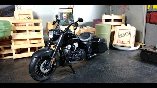 Harley Davidson maisto 2017 Road king special one 12 Review/Revision