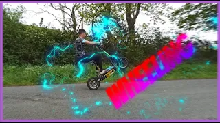 JE FAIS DES WHEELING EN SCOOTER ELECTRIQUE 2 ( chutes )