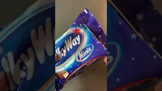 Filling Platter With Bounty, Milky Way and Milka | ASMR #teamfilger