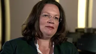 So denkt Andrea Nahles über Bundeskanzlerin Merkel