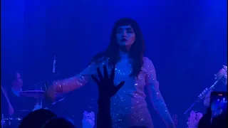 Lauren Mayberry - Don't Speak (No Doubt Cover) live in Los Angeles @LaurenEveMayberryOfficial