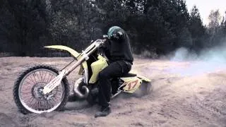 THE POWER OF 2 STROKE - SUZUKI RM 250