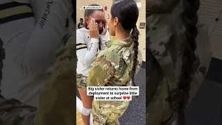 Big sister returns home from deployment to surprise little sister at school ❤️❤️