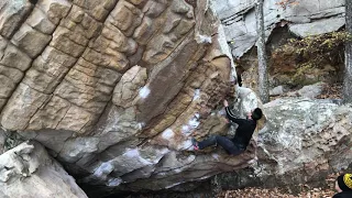 Super Mario (V4) - Tennessee Bouldering: Stone Fort (Little Rock City)