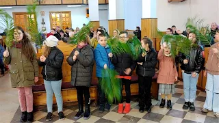2023-03-31 - Droga Krzyżowa dla dzieci w parafii pw. św Maksymiliana w Radomsku
