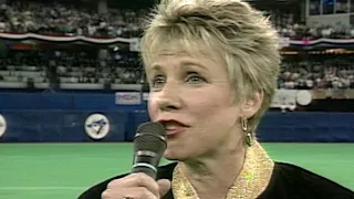 WS1992 Gm3: Murray sings 'O Canada' before game