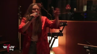 Maggie Rogers - "On + Off" (Electric Lady Sessions)