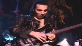 Joe Satriani - Surfing With The Alien (Leyendas de la Guitarra Sevilla '92).mp4