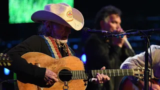 Willie Nelson - Mammas Don't Let Your Babies Grow Up to Be Cowboys (Live at Farm Aid 2021)