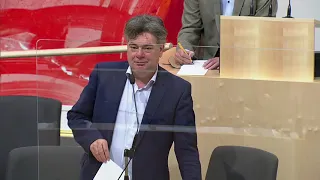 2020-05-26 127 Vizekanzler Werner Kogler Die Grünen   Nationalratssitzung ab 19 30 Uhr vom 26 05 202