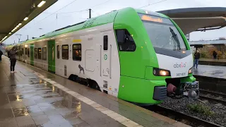 Ausfahrt eines Flirt 3 XL auf der RB40 in Bochum Hbf