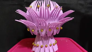 Pot bunga dari garpu plastik/Flower pots from plastic forks
