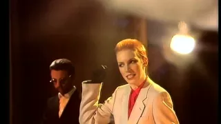 Eurythmics - Love is a stranger (1983 TV)