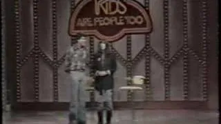Patti Smith "You Light Up My Life" on "Kids Are People Too"