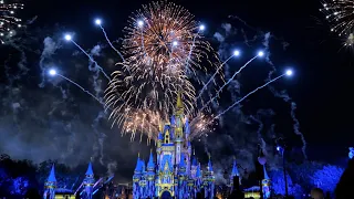 Minnie's Wonderful Christmastime Fireworks at Magic Kingdom 2023 Full Show in 4K | Walt Disney World