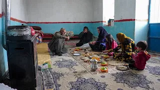 A New Family in a New Village : Sharing a Delicious Lunch in Iran (2022)