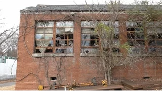 #40 Abandoned thrift store with lots of cool vintage stuff left behind!