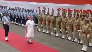 PM Modi inspects the Guard of Honour at Red Fort on 70th Independence Day