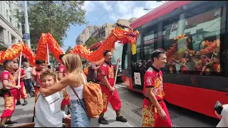 悉尼轻轨舞龙舞狮2024 Sydney Lion dance on the light rail dragon dance lunar new year Chinese new year 2024