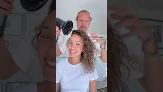 Rachel et ses cheveux bouclés ➿