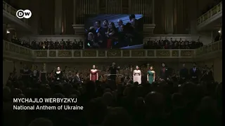 Keri-Lynn Wilson: Ukrainian National Anthem