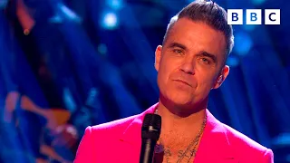 @robbiewilliamsvideos performs 'She's The One' ✨ BBC Strictly 2022