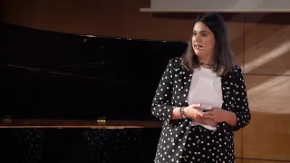¿Por qué cada día hay menos gente en tu pueblo? | MARTA FERNANDEZ | TEDxRealejo