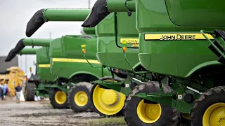 Deere Profit Outlook Disappoints as Equipment Demand Slows