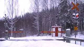 Finnish freight train 3453 passed Särkkä level crossing