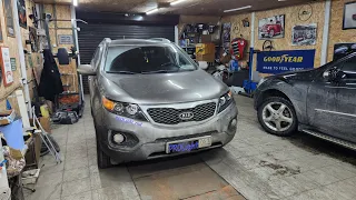 Kia Sorento. Замена галогеновых линз на бидиодные Zorkiy Gray Wolf G10 5000k BI-LED