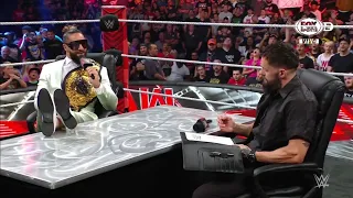 Firma de Contrato entre Seth Rollins y Finn Bálor para SummerSlam 2023 - WWE Raw 24/07/2023 Español