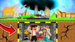 POTĘŻNA CZARNA DZIURA vs ULTRA BEZPIECZNY BUNKIER POD ZIEMIĄ W MINECRAFT?! GPLAY & LUMI