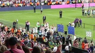 31/07/2022 - England players sing 'Sweet Caroline' after UEFA Women's Euro 2022 Final