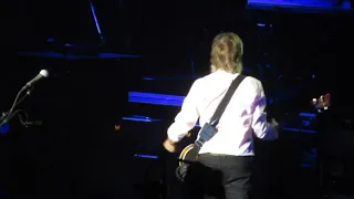 Paul McCartney sings Ob-La-Di, Ob-La-Da