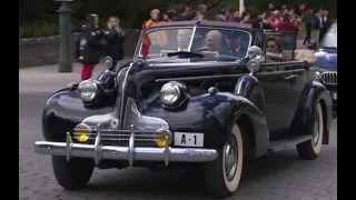 King Harald V of Norway and the royal family drive out to greet the people in Oslo on 17. May 2020