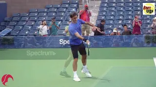 Tennis, wristmovement or not in the Forehand