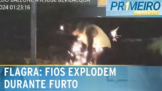 Fiação elétrica explode enquanto ladrão tenta roubar cabos | Primeiro Impacto (29/04/24)