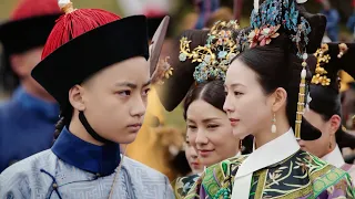 Hailan gave Yongqi a wink to understand, and saved the emperor's life just in time