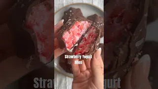 Viral strawberry yogurt bites are amazing! #healthyfood #healthydessert