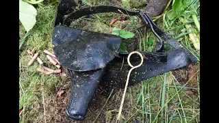 What is in the holster of the Soviet commander? Excavations of the  World War with metal detector