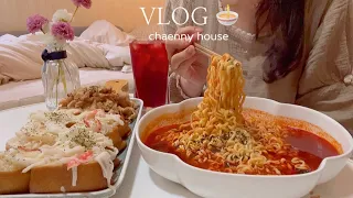 ENG) Living alone Vlog 🍜 Bulgris, pork belly, tteokbokki, fried food, Korean food, cooking, yogurt